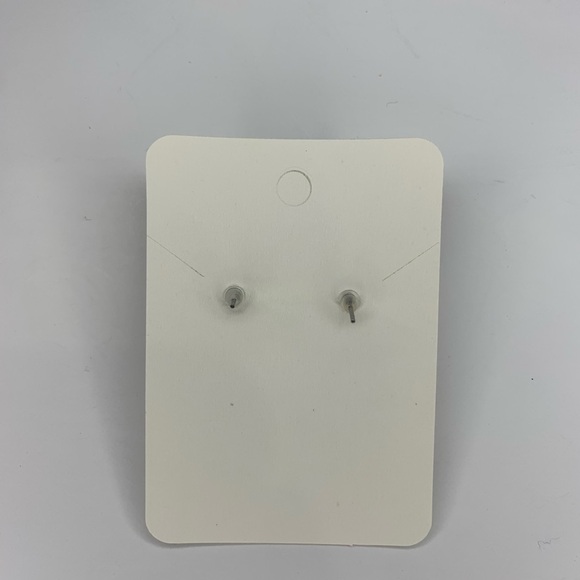 Pearl earring set - Picture 3 of 6